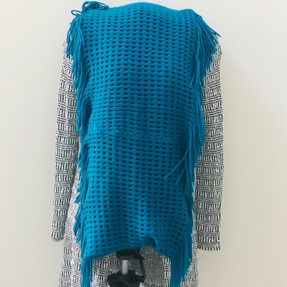 Guess scarf wrap - Picture 2 of 3